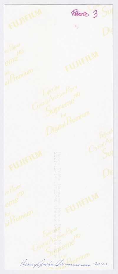 Photo 1 ; Photo 2 ; Photo 3
Photo 1 ; Photo 2 ; Photo 3